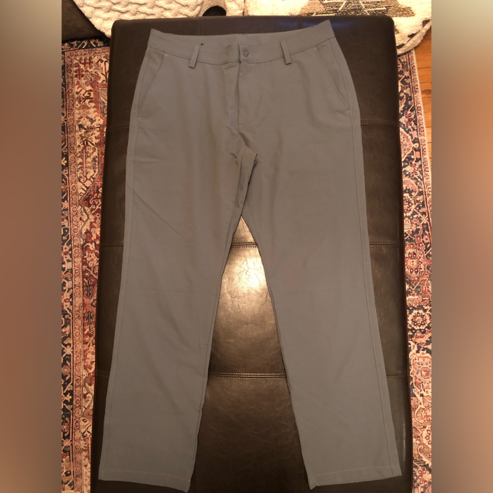 Under Armour Men’s Gray Athleisure Golf Pant Sz 38x32 NWOT!